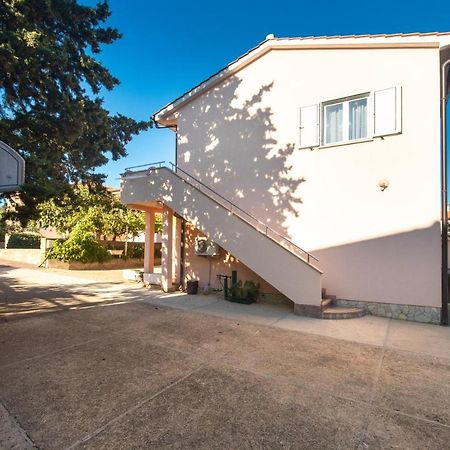2-Bedroom Krk Apartment - Near Krk Beaches & Town! 克尔克 外观 照片