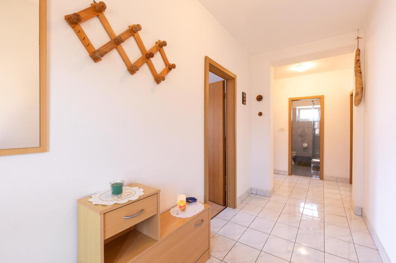 2-Bedroom Krk Apartment - Near Krk Beaches & Town! 克尔克 外观 照片